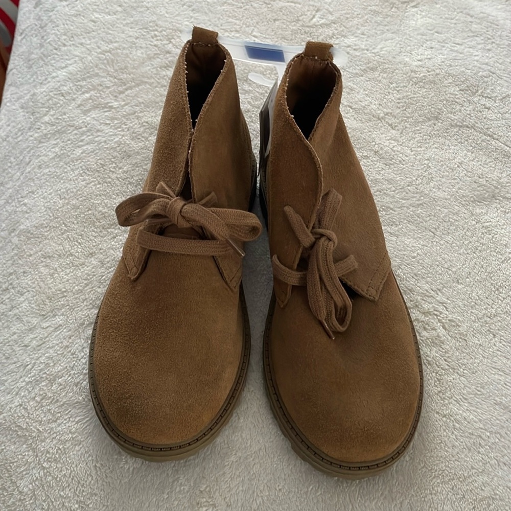 GAP kids shoes ,brand new size 3